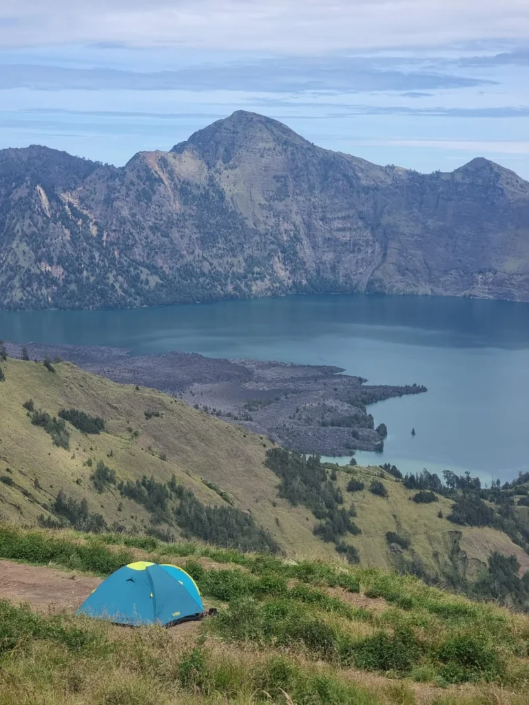 Mount Rinjani Hiking Tours | Explore the Best Trekking Experience